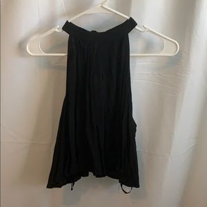 Pleated swing crop tank black